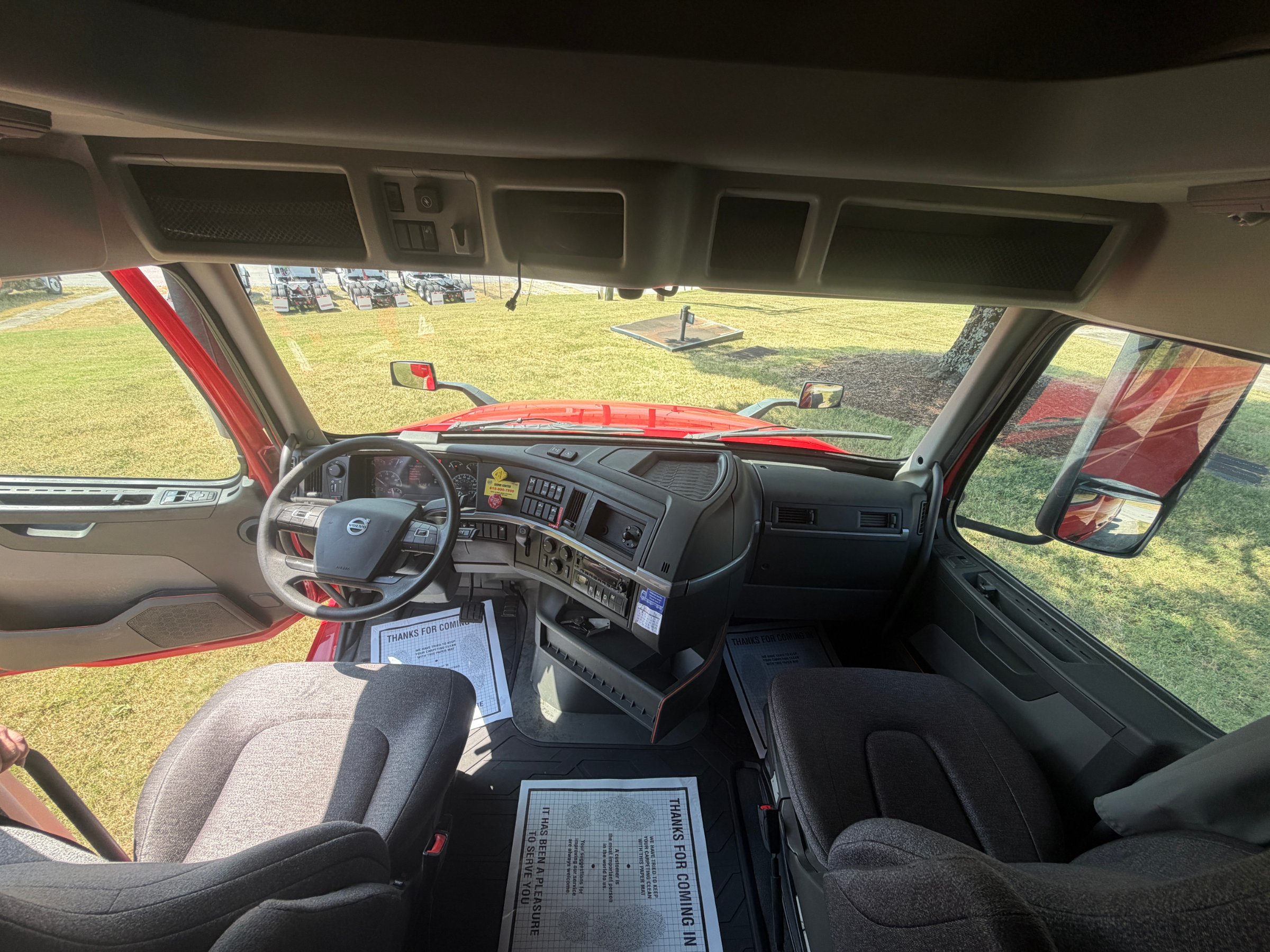 2022 Volvo VNL64T760