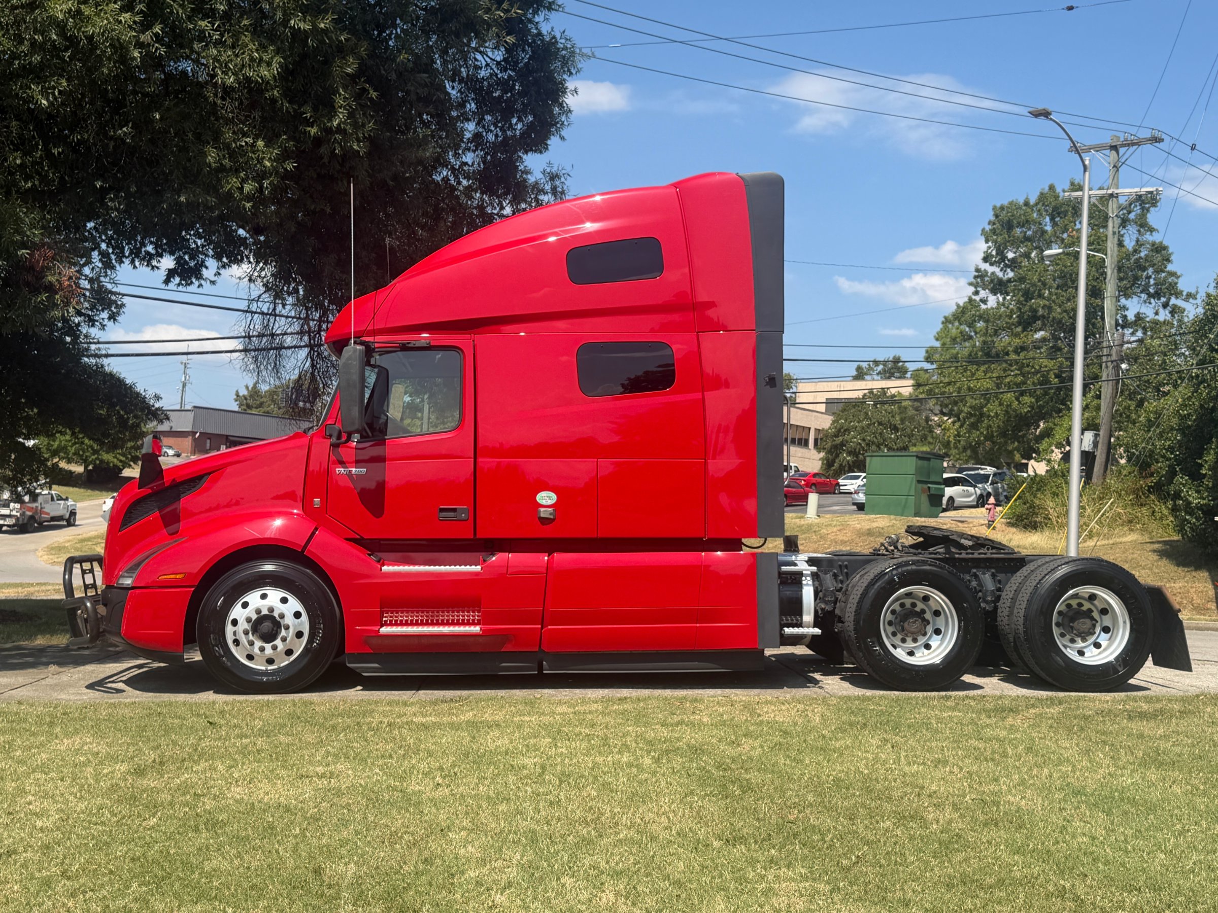 2022 Volvo VNL64T760