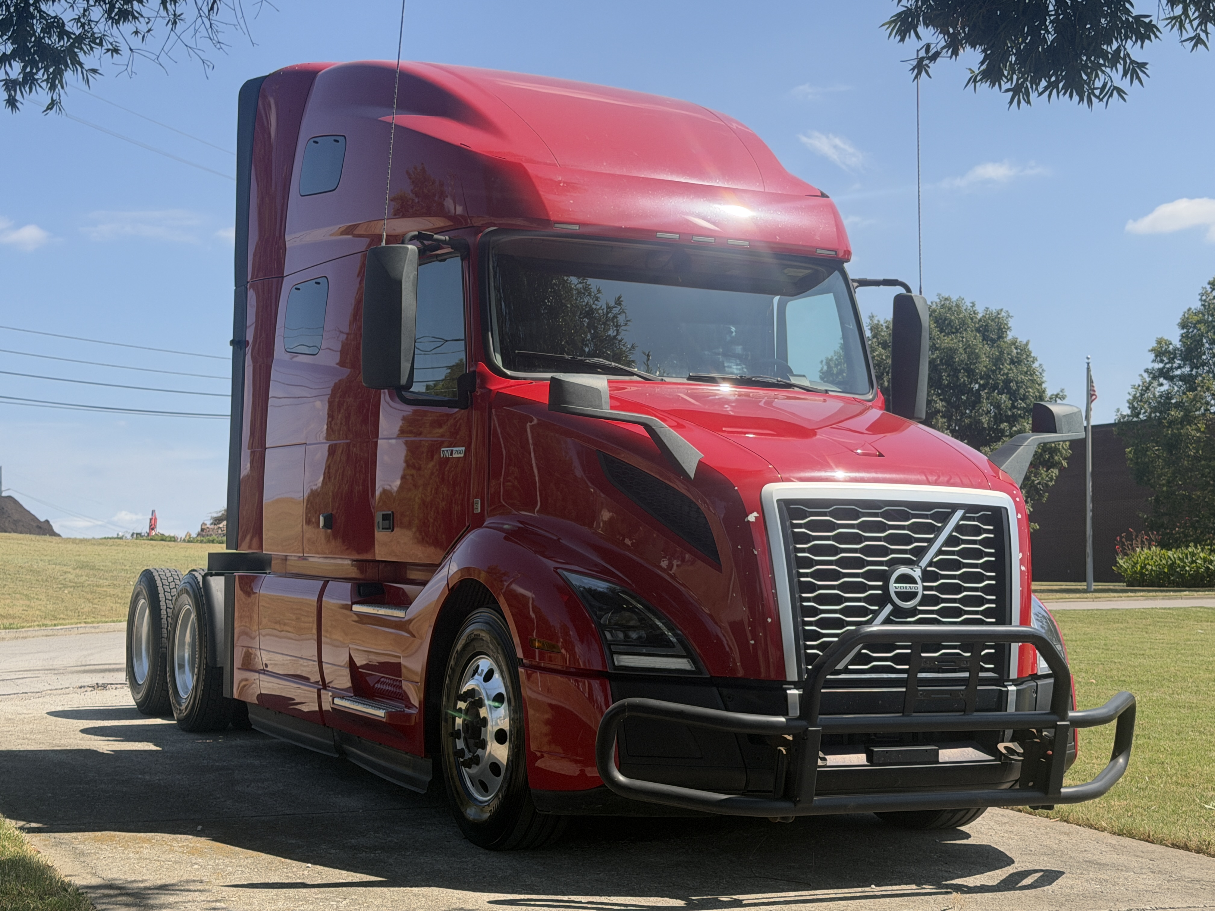 2022 Volvo VNL64T760