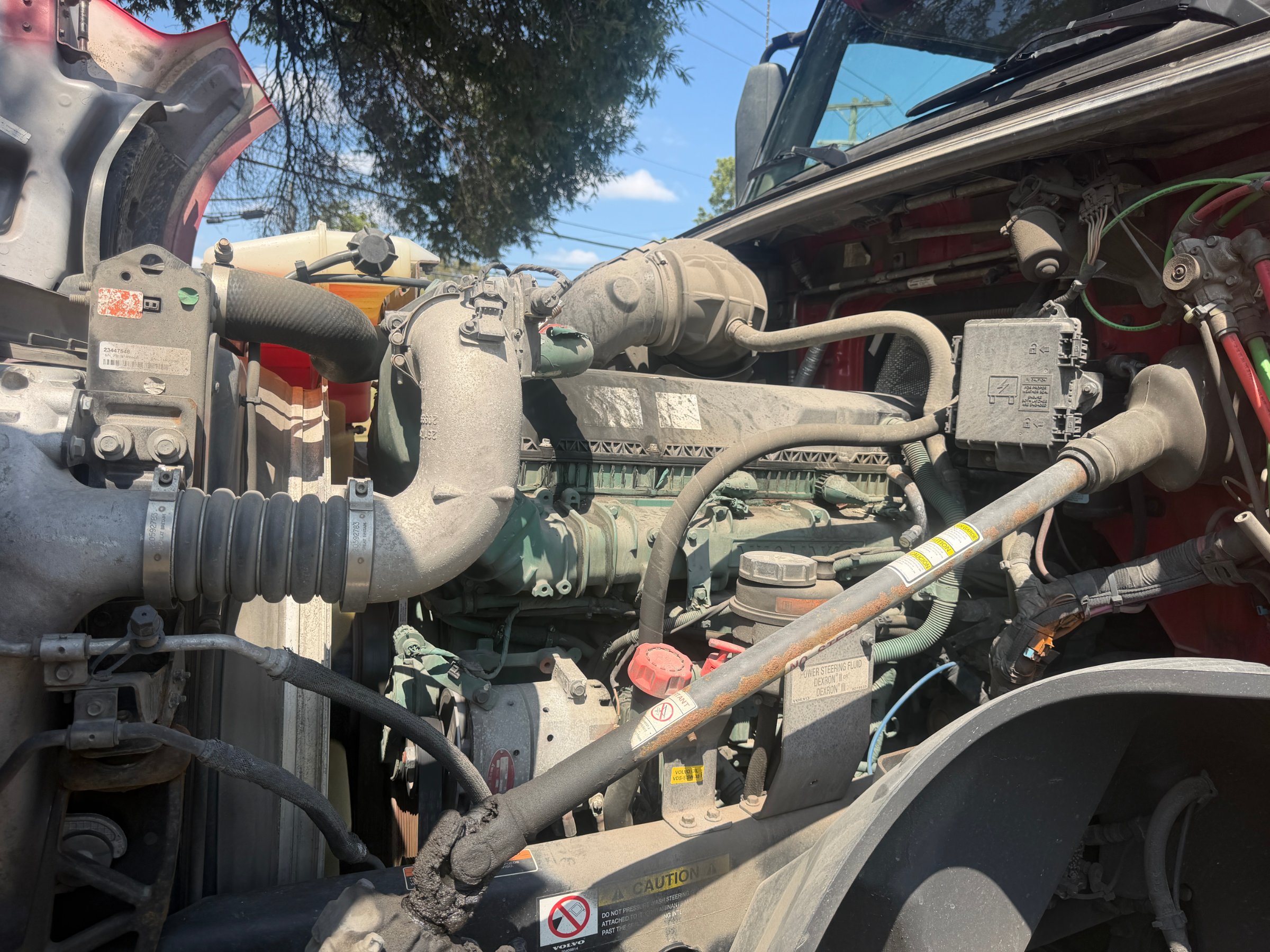 2022 Volvo VNL64T760