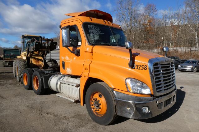 https://cdn.truckertotrucker.com/large/071bbd8c-8dd5-4d2f-92c8-47f41e791899.jpg?