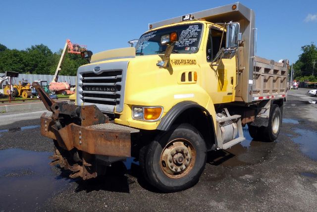 2002-sterling-l8500-dump-truck #523970
