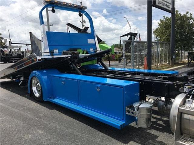 2019 Peterbilt 337