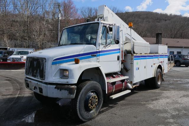 2004 Freightliner FL70 Bucket Boom Truck #