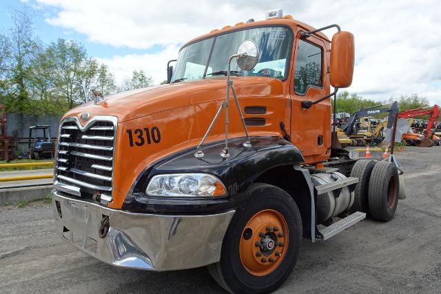 2004 Mack CX612