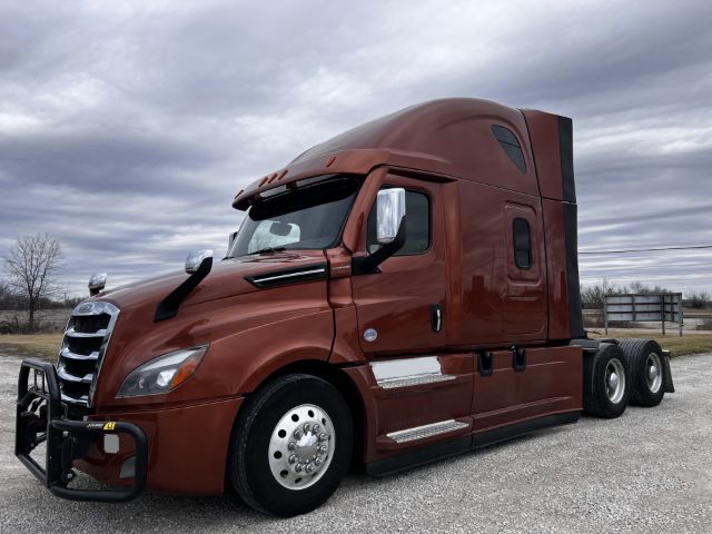 2020 Freightliner CASCADIA 126
