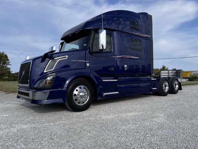 2014 Volvo VNL64T780