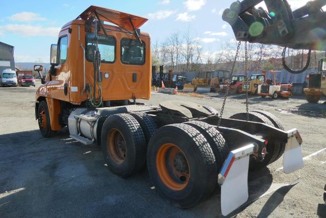 https://cdn.truckertotrucker.com/large/264a95e8-8cf3-4a2d-a1a4-1df37d20932d.jpg?