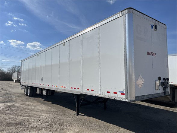 2018 Vanguard dry van trailer side and rear showing stock number 847912