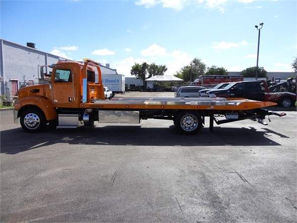 2022 Peterbilt 337