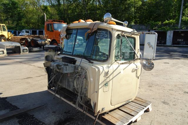 1996 Mack RD690S