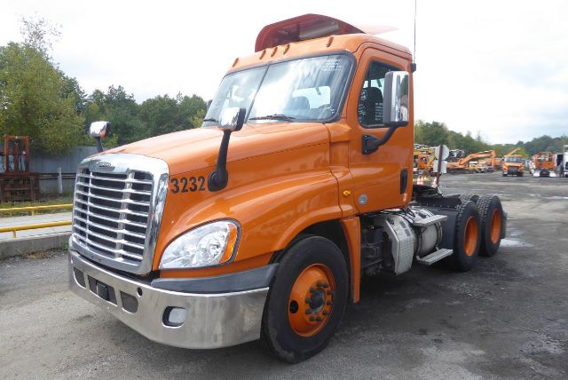 2017 Freightliner CASCADIA 125 Daycab #