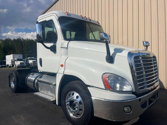 2015 Freightliner Cascadia 125