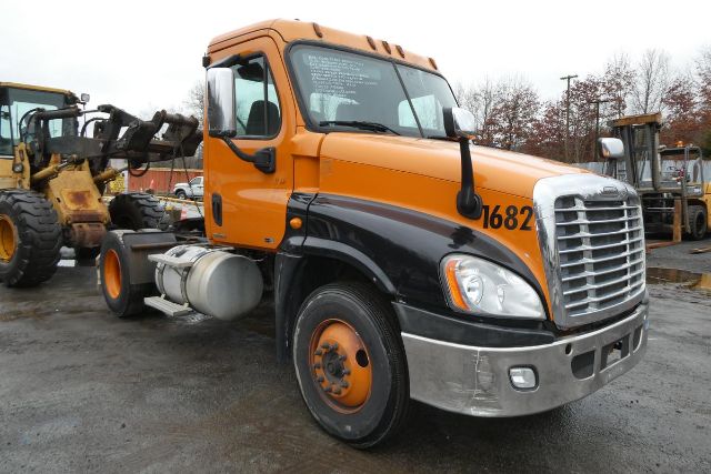 https://cdn.truckertotrucker.com/large/487c7382-b8f3-4f9b-a85d-fa6483d6e379.jpg?