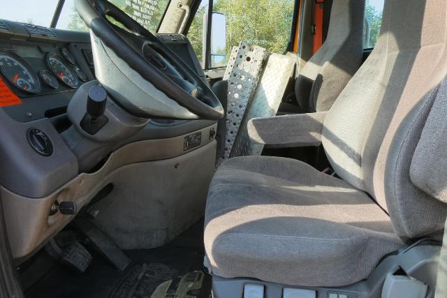 https://cdn.truckertotrucker.com/large/487edc68-3c7f-42b8-a346-801dbac81db7.jpg?