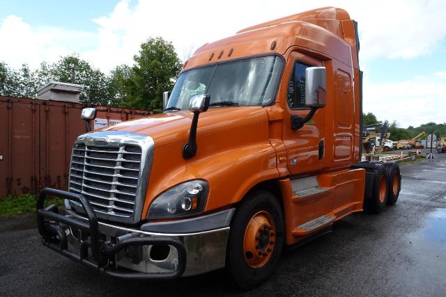 2017 Freightliner CASCADIA 125