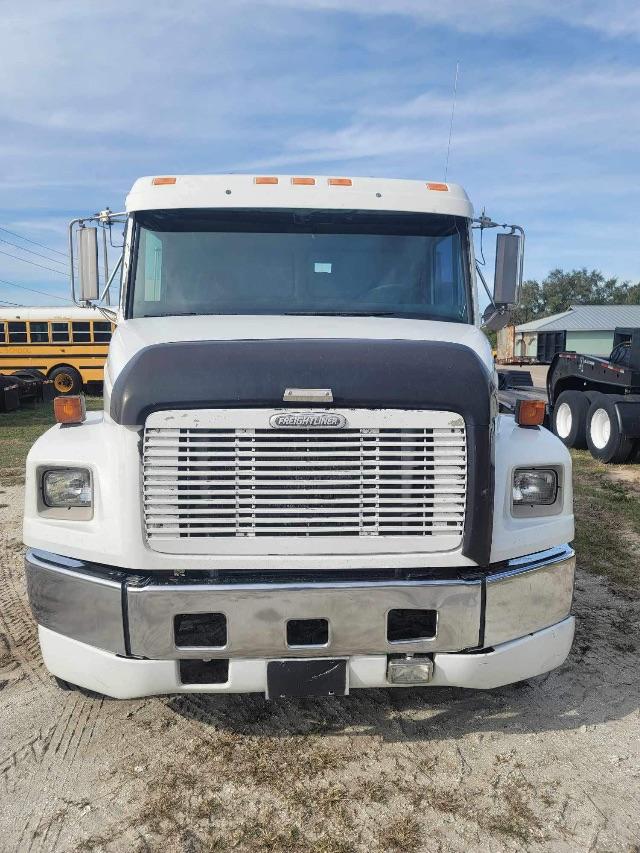 2000 Freightliner FL70