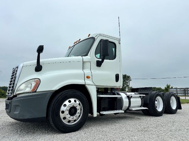 2015 Freightliner Cascadia 125