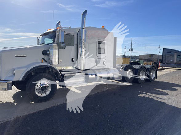 Kenworth T800 conventional sleeper truck, silver/gray, 6x4 wheels, chrome exhaust stack, large fuel tanks, front bumper, DOT mirrors, VIN tag not visible, stock U8240, used vehicle.