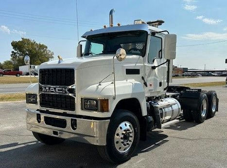 2025 Mack PI64T