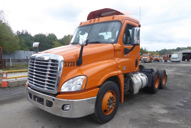 2016 Freightliner CASCADIA 125 Daycab #