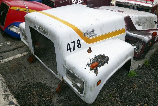 1985 Mack R690T Hood #