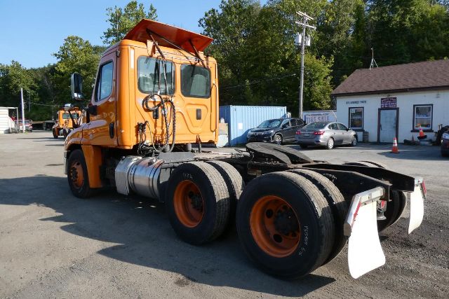 https://cdn.truckertotrucker.com/large/79df8352-2278-476f-877e-f81f5ac6cde9.jpg?