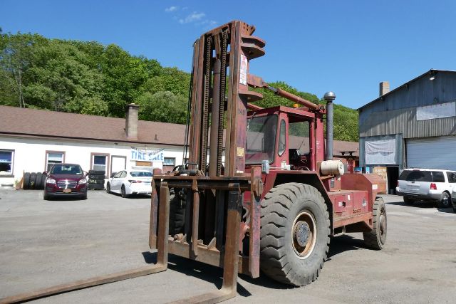 1981 Taylor TYB220M Lift #