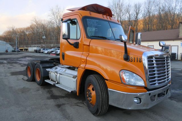 https://cdn.truckertotrucker.com/large/8d882f59-6e2a-4d1f-b594-62ee2b4b4bf8.jpg?