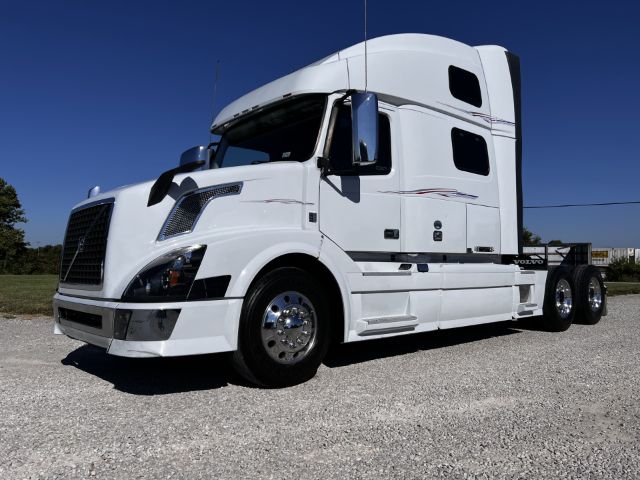 2014 Volvo VNL64T780