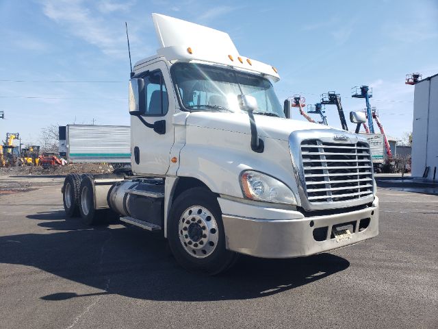 2015 Freightliner Cascadia 125