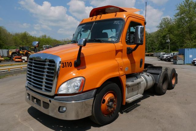 2016 Freightliner CASCADIA 125 Daycab # 2016 Freightliner CASCADIA 125 Daycab #