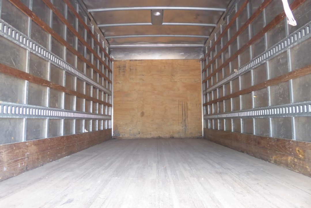 https://cdn.truckertotrucker.com/large/a7f8f530-fd59-47e0-8077-6ff9923ef6f7.jpg?