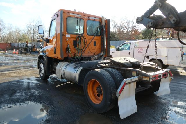 https://cdn.truckertotrucker.com/large/b2c65f9f-25a4-4093-91ea-2e357d693d77.jpg?