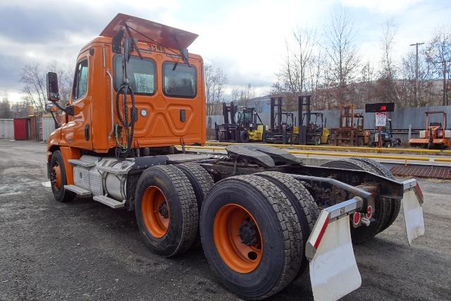 https://cdn.truckertotrucker.com/large/bcabe7fb-e9a4-409b-a225-f4dc8e77e775.jpg?
