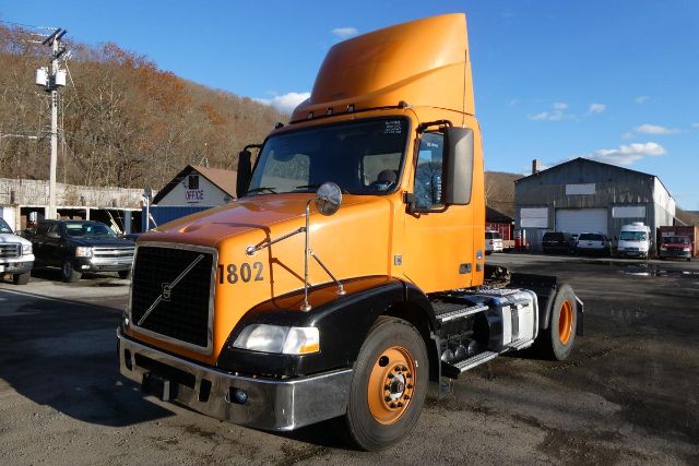 2012 Volvo VNM42T Daycab # 2012 Volvo VNM42T Daycab #
