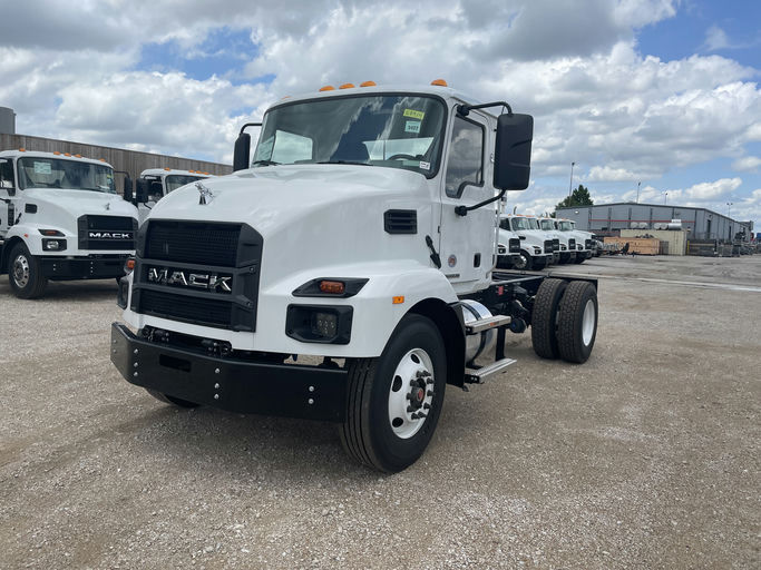 2026 Mack MD64