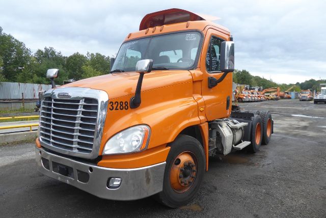 2017 Freightliner CASCADIA 125 Daycab #