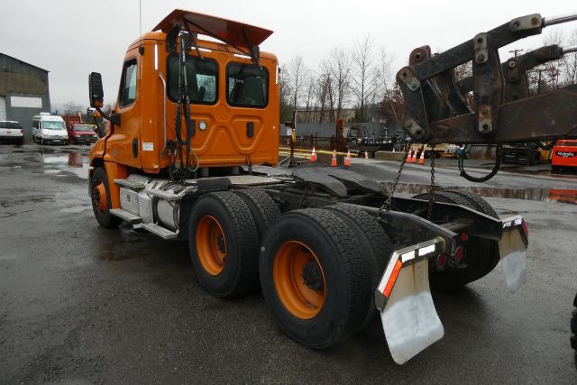 https://cdn.truckertotrucker.com/large/db6a90ec-ddb9-492f-913c-5d4ced8207cd.jpg?