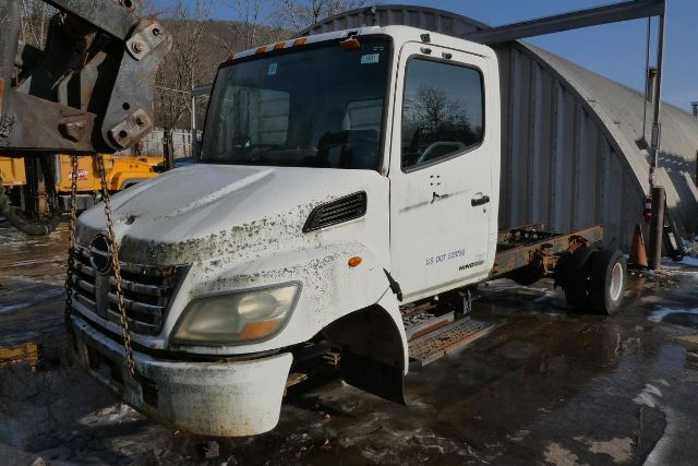 2007-hino-145-cab-chassis-truck #515694