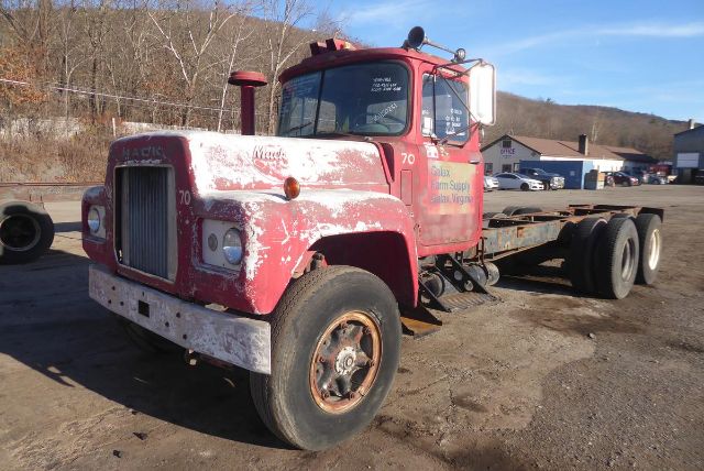 1966 Mack R611 Cab Chassis Truck #