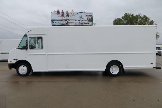 2008 Freightliner MT45 step van in white, side view, no visible branding, stock MAGC4694.
