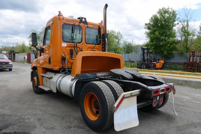 https://cdn.truckertotrucker.com/large/f117c910-2e20-4fc7-acc1-a85d1dee3f15.jpg?