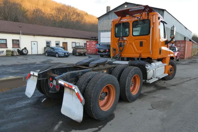 https://cdn.truckertotrucker.com/large/f4c60105-a36e-4542-8fec-1a68afaa4ce4.jpg?