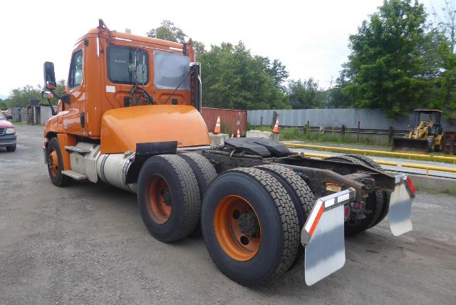 https://cdn.truckertotrucker.com/large/f79d5566-8bbb-4001-b37b-ba0838d22624.jpg?