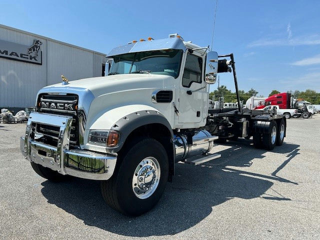 2024 Mack GR104F