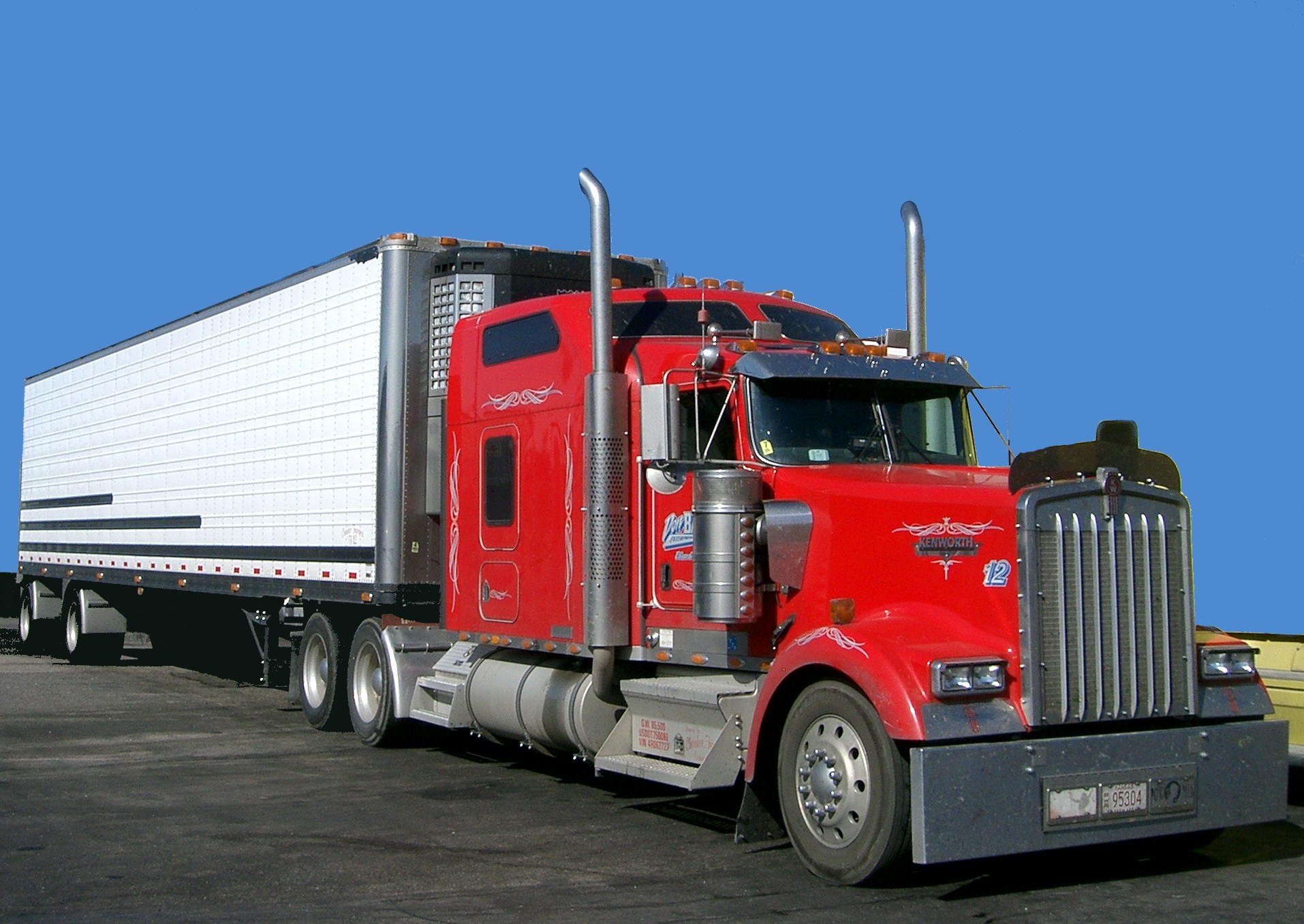 After 63 years and over 280,000 trucks built, the Kenworth W900 is rolling off the production line for the last time.
